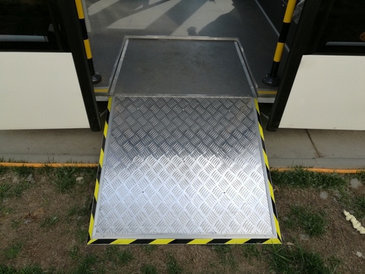 CUMMINS  Engine 14 Seat Tarmac Coach Ramp Bus for 110 passengers