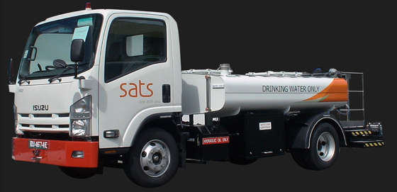 Vật liệu môi trường Xe tải phục vụ nước 4000L Isuzu Chassis